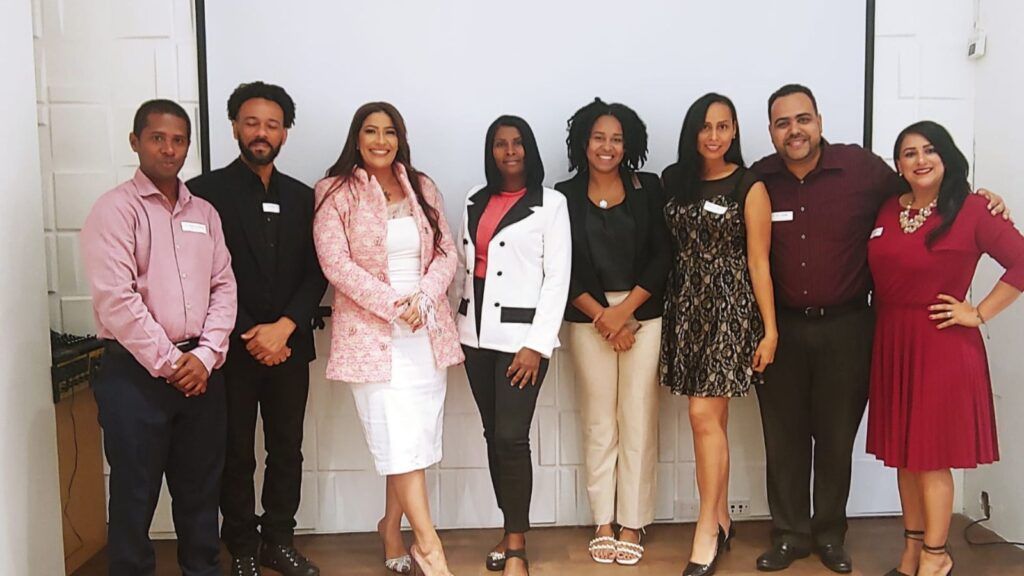 COOPSEGUROS comparte almuerzo navideño con miembros de la prensa