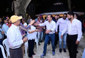 Abel recorre 18 municipios y distritos de Santiago