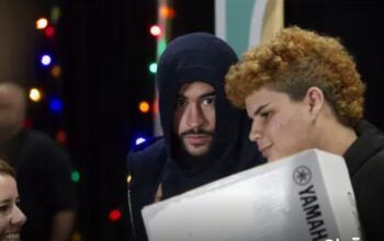 Bad Bunny entrega regalos a niños en Puerto Rico