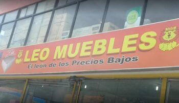 Investigan robo en Leo Muebles de Herrera