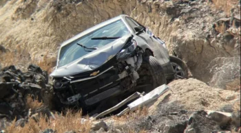 Mujer de 72 años cae por un barranco