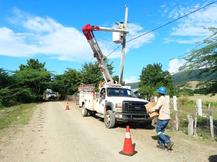 Edesur instala casi 500 nuevas luminarias led en San Juan