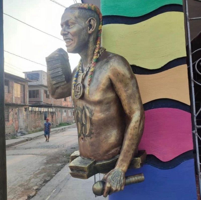 Ordenan retirar escultura de Tekashi 69 en Cuba