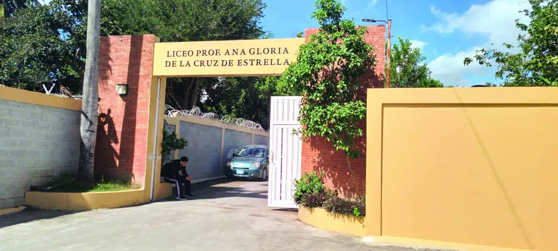 Suspenden clases presenciales en Liceo de Santiago por brote de Covid