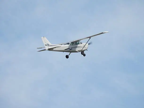 Avioneta se estrella con cinco personas a bordo en San Vicente y las Granadinas