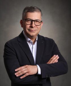 Poder Ejecutivo designa a Luis Ernesto García Hernández como nuevo Comisionado Ejecutivo para Reforma Policial