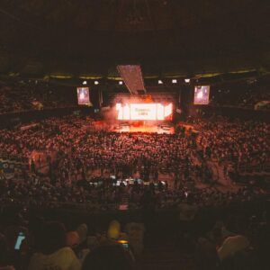 Miles se dan cita a Convención Nacional de Jóvenes Cristianos en Palacio de los Deportes 