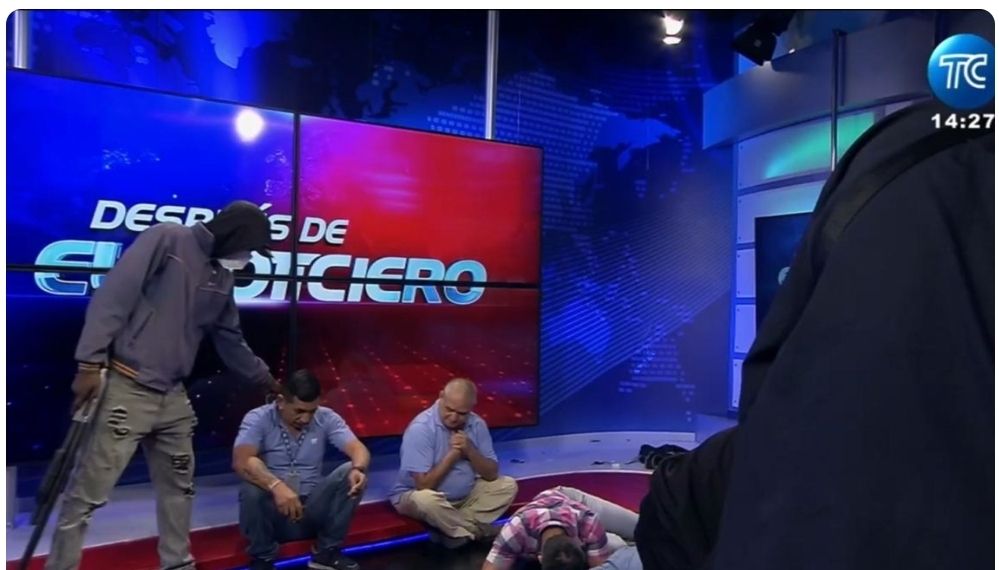 Delincuentes toman canal de TV en Ecuador