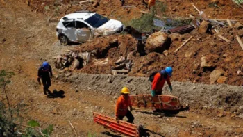 Deslave deja al menos 33 muertos en Colombia