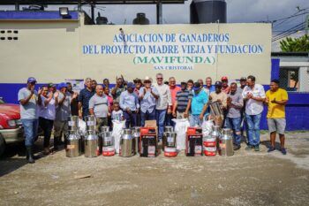PROMEGAN entrega herramientas a ganaderos de seis provincias