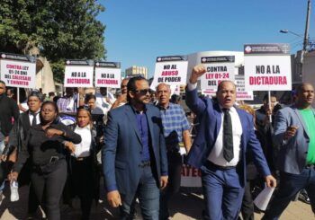 Abogados marchan al Palacio Nacional contra Ley 01-24 que crea el DNI