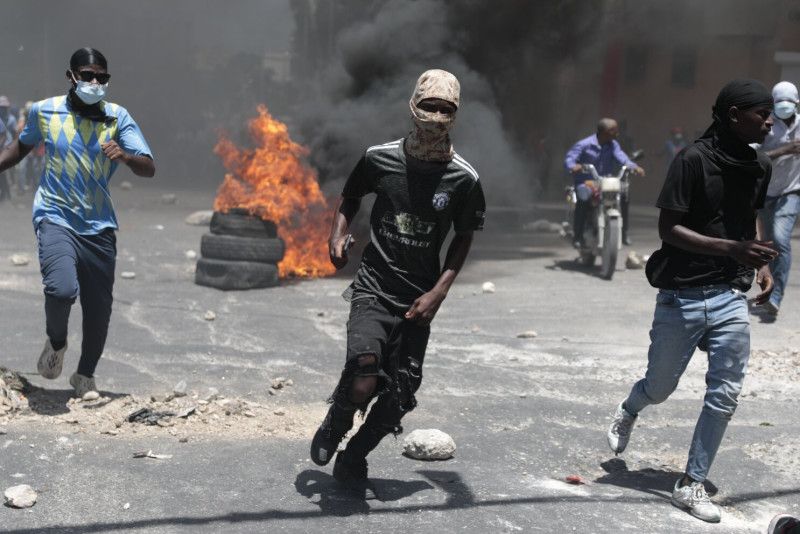 Ataques de pandillas en el aeropuerto de Haití dañan aviones comerciales