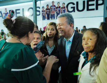 Leonel: «Las mujeres son el corazón de este país», las felicita en su día