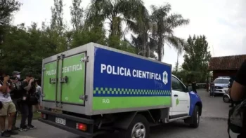 Hombre descuartizar a su padre