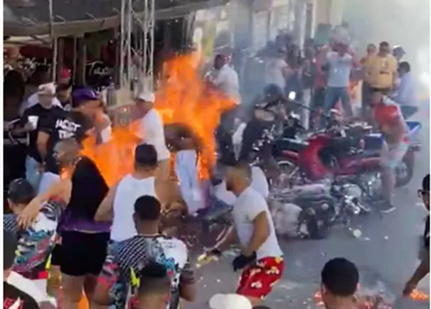 Ya son cuatro los muertos por incendio en carnaval de Salcedo
