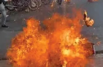 Apresan responsable encender fuegos artificiales en carnaval de Salcedo