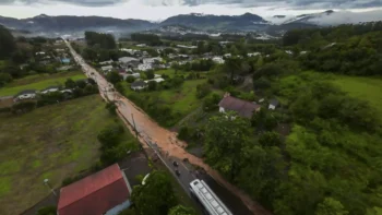 Al menos diez muertos y 21 desaparecidos por lluvias en el sur de Brasil