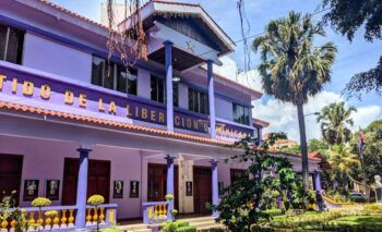 PLD se reúne hoy entre dos dilemas