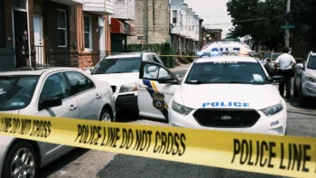 Hombre murió impactado por auto robado por adolescentes en Filadelfia