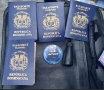 Policía apresa en Barahona hombre por estafa de 420,000 pesos con falsas  gestiones de visados al exterior