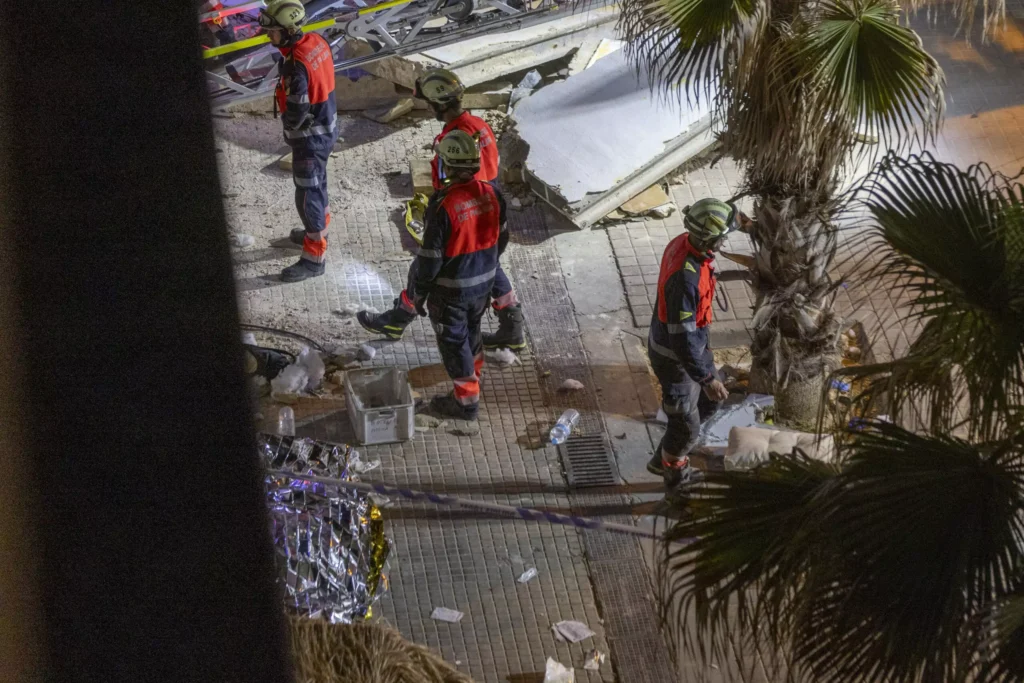 Ascienden a 4 los fallecidos y a 27 los heridos en el derrumbe en la Playa de Palma, Mallorca