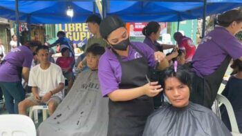 Cortes de pelo gratis para combatir calor extremo en Filipinas