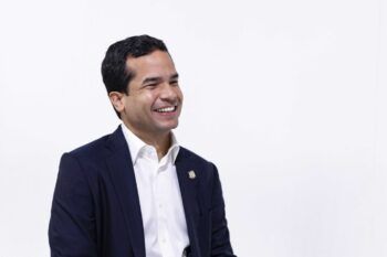 Omar Fernández se convierte en el más joven en ocupar la senaduría del DN