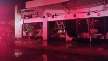 Muere una dama de honor tras caer el techo donde celebraban una boda en Colombia