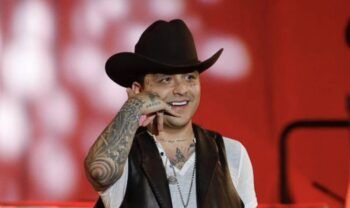 Christian Nodal estremece el Estadio Quisqueya en Santo Domingo