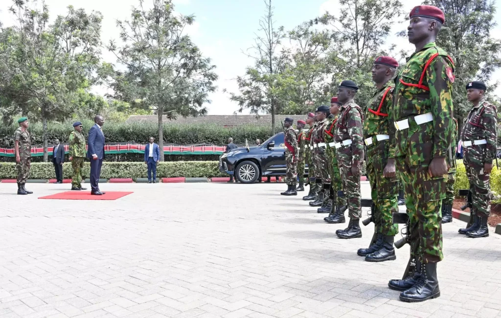 Avión de Kenya Airways llegó con 400 policías kenianos a Haití