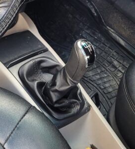 ¿Por qué se siguen fabricando autos con cajas de cambios manuales?