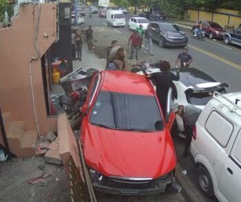 Reportan incidente de tránsito en el Ensanche La Fe 