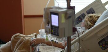 Fallece mujer que salió de coma para identificar a su hermano como su atacante