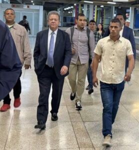 Leonel está varado en Venezuela