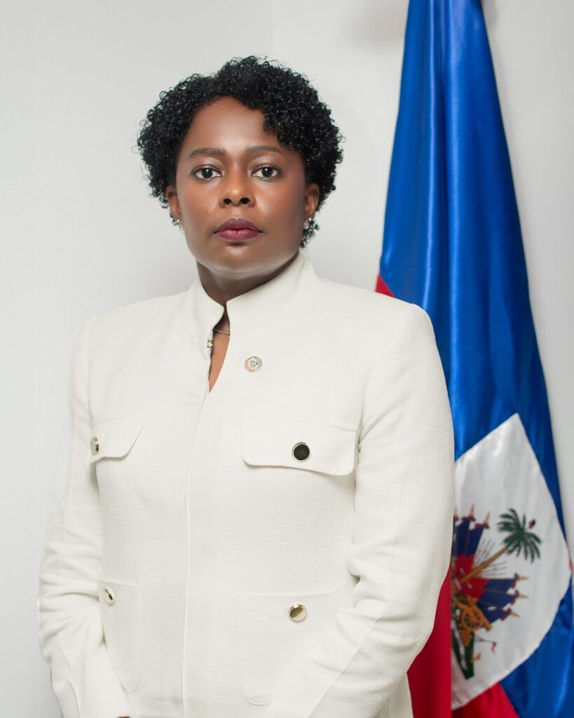 Instalan a la Ministra Consejera Christine Lamothe como nueva Encargada de Negocios de la Embajada de Haití
