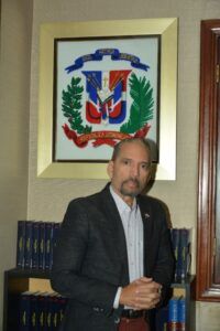 El presidente de Efemérides Patrias Juan Pablo Uribe informa los actos por el centenario de la desocupación militar norteamericana