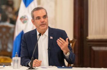 Presidente Luis Abinader emite decreto con principios y lineamientos para reforma,