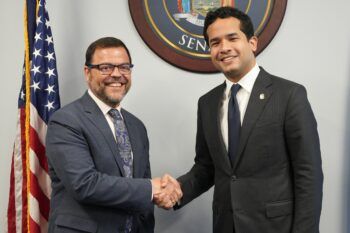 Senador de NY y Omar Fernández