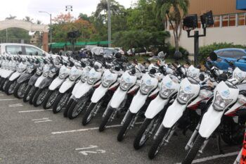 Agricultura entrega 50 motocicletas