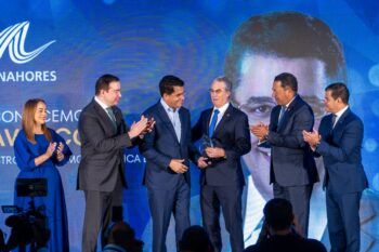 Bancos Popular, BHD y Reserva reconocen trabajo de David Collado en turismo.