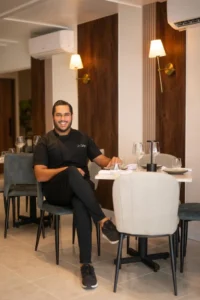 Juan Carlos Pichardo inaugura su restaurante