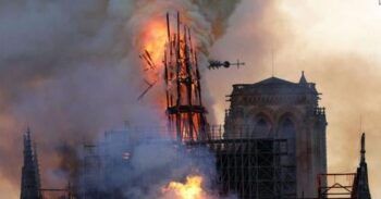 Incendio en la catedral de Notre Dame en Francia