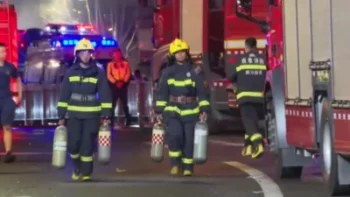 Dos bomberos mueren durante incendio en Italia