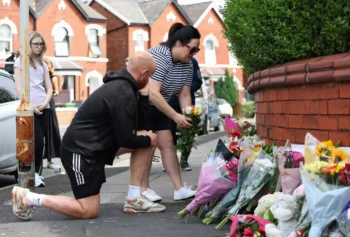 Muere una tercera niña víctima del apuñalamiento múltiple en Inglaterra