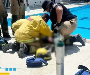 Niño muere ahogado mientras tomaba clase de natación