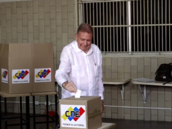 Edmundo González acude a las urnas en Venezuela