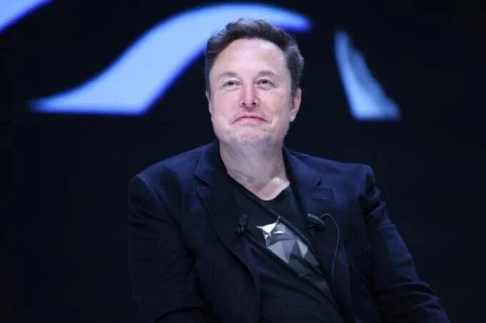 Elon Musk busca empleados para trabajos remotos con salarios increíbles en dólares