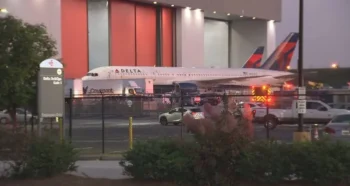 Dos muertos tras explosión de un neumático de un avión en Atlanta