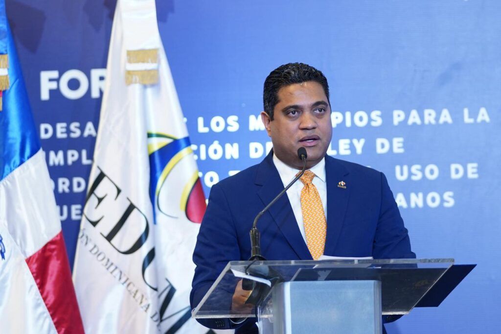 Kelvin Cruz: Unificar elecciones ahorraría 40% de recursos y aumenta participación electoral.