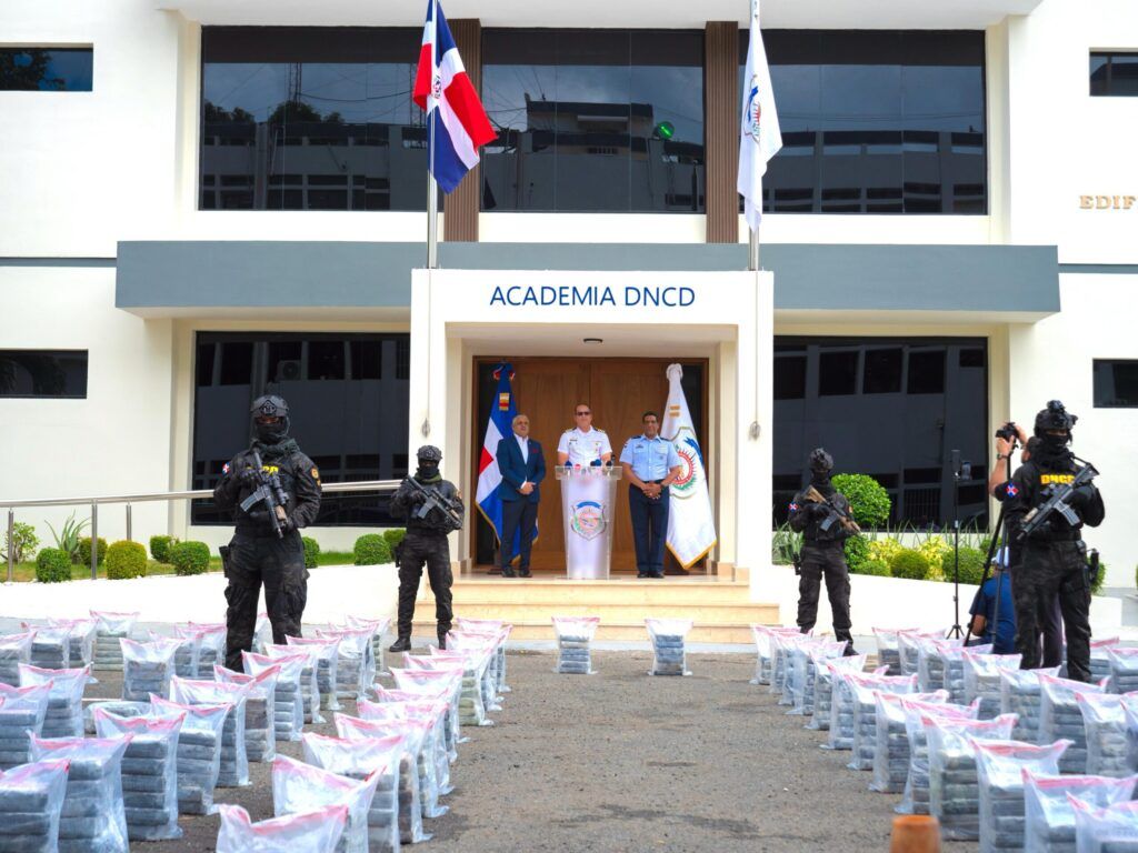 Autoridades dominicanas ocupan más de una tonelada de cocaina
